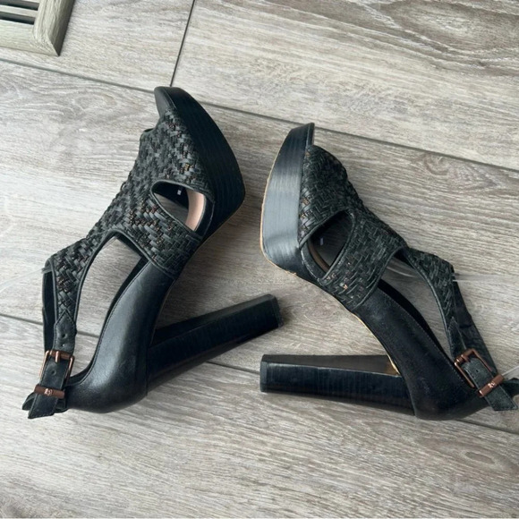 Elliot Lucca Bernadette Woven Leather T-Strap  Heels Size 9 - Picture 6 of 16